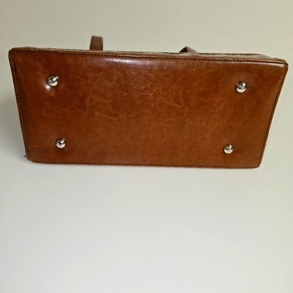 Unbranded Leather Purse with Silver Heart Accent - Picture 13 of 15